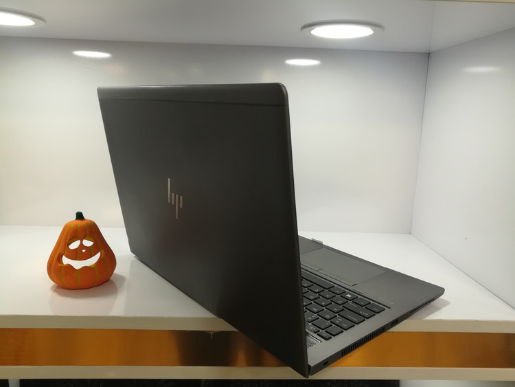 لپ تاپ اچ پی ZBook 15 G6u – Core i7، رم 16GB، SSD 512GB، AMD Radeon Pro WX3100، 15.6 اینچ