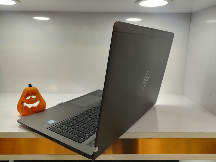 لپ تاپ اچ پی ZBook 15 G6u – Core i7، رم 16GB، SSD 512GB، AMD Radeon Pro WX3100، 15.6 اینچ