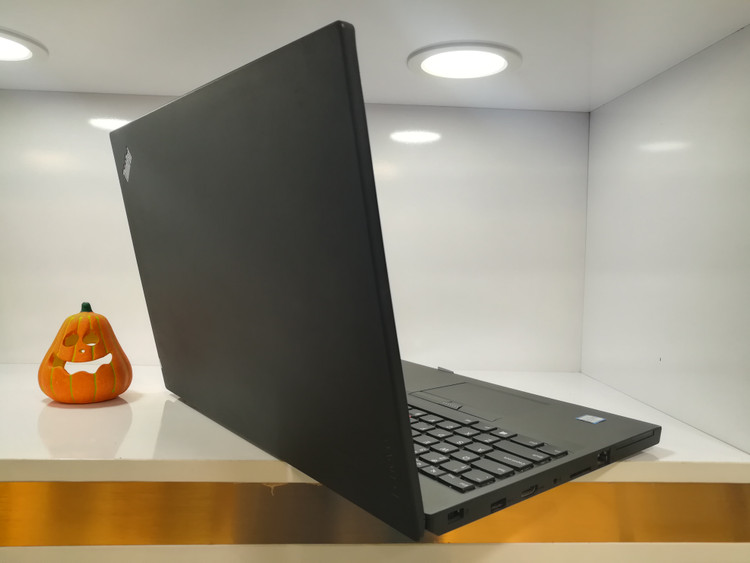 لپ تاپ لنوو ThinkPad T560 – Core i7، رم 8GB، SSD 256GB، Intel HD، 15.6 اینچ